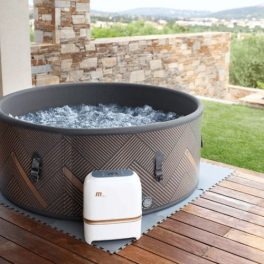 Felfújható jakuzzi